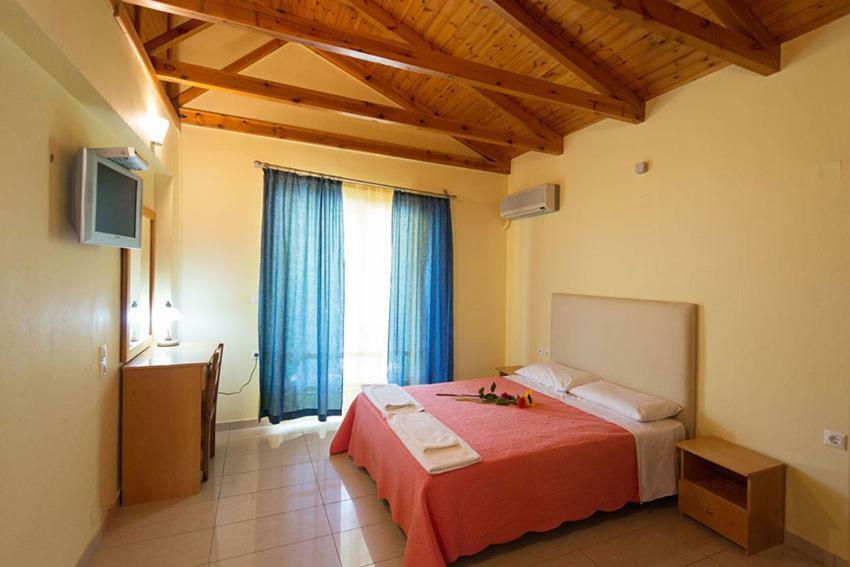 Yénion Ilios Hotel & Villas מראה חיצוני תמונה