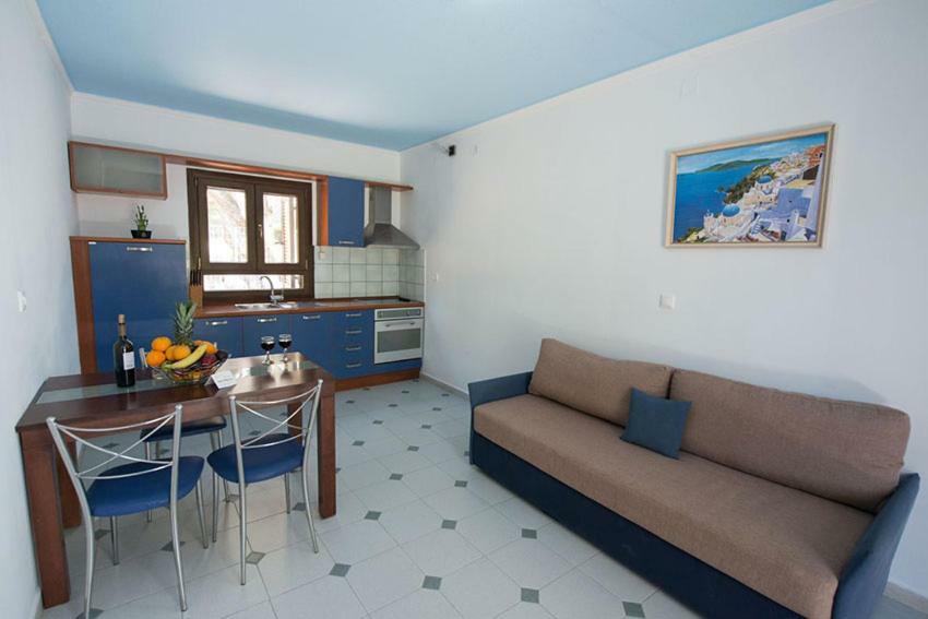 Yénion Ilios Hotel & Villas מראה חיצוני תמונה