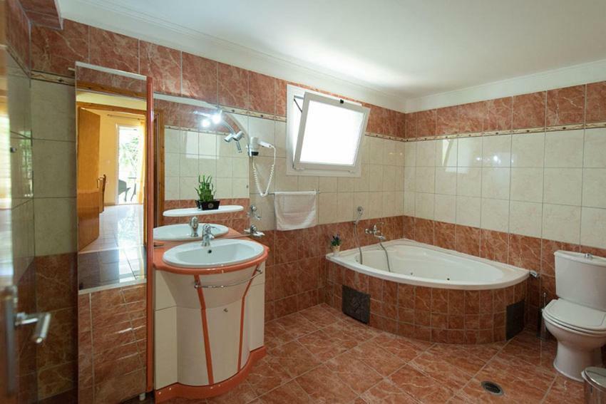 Yénion Ilios Hotel & Villas מראה חיצוני תמונה