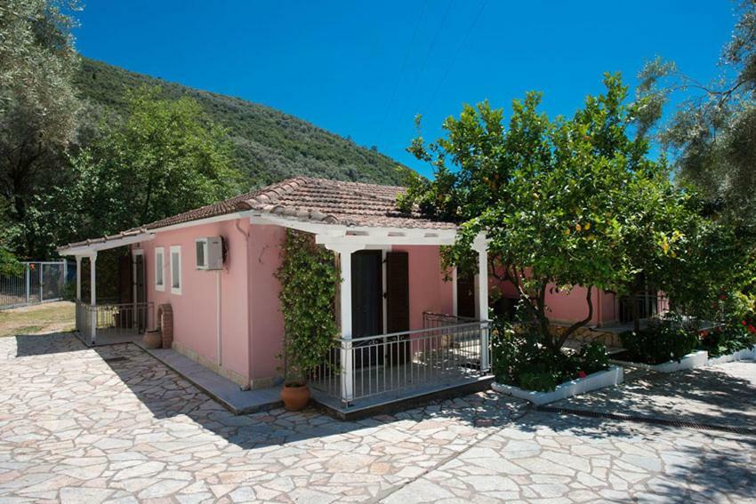 Yénion Ilios Hotel & Villas מראה חיצוני תמונה