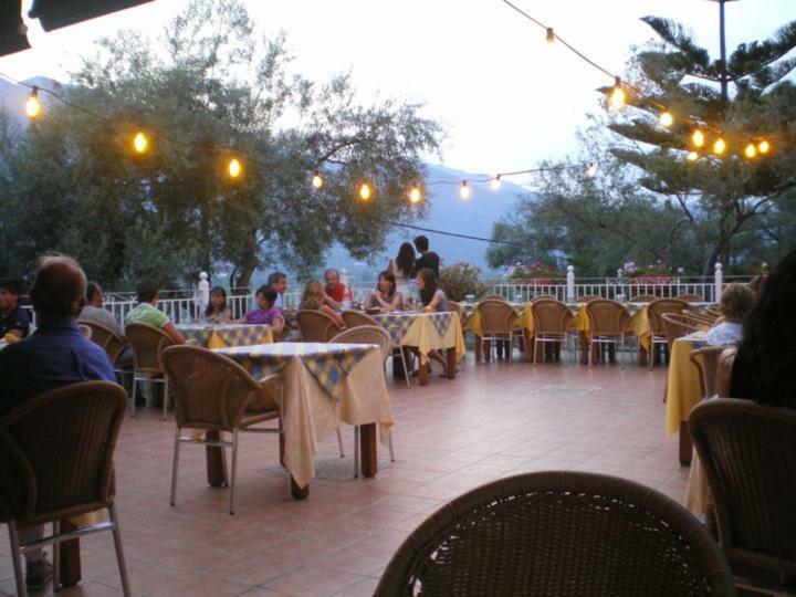 Yénion Ilios Hotel & Villas מראה חיצוני תמונה